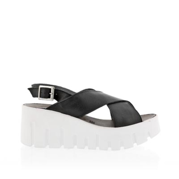 ALDO Black Leather Strappy White Platform Sandals 6.5 - Picture 1 of 8